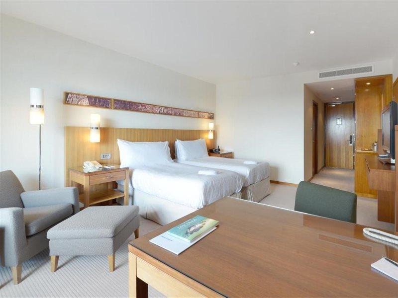 โรงแรมคานารี ริเวอร์ไซด์ พลาซ่า ลอนดอน ภายนอก รูปภาพ A room at the hotel