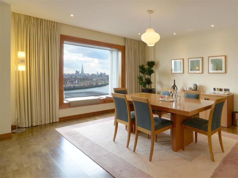 โรงแรมคานารี ริเวอร์ไซด์ พลาซ่า ลอนดอน ภายนอก รูปภาพ A dining room