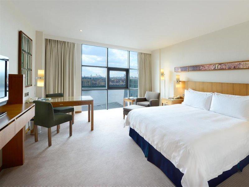 โรงแรมคานารี ริเวอร์ไซด์ พลาซ่า ลอนดอน ภายนอก รูปภาพ A room at the InterContinental Sydney