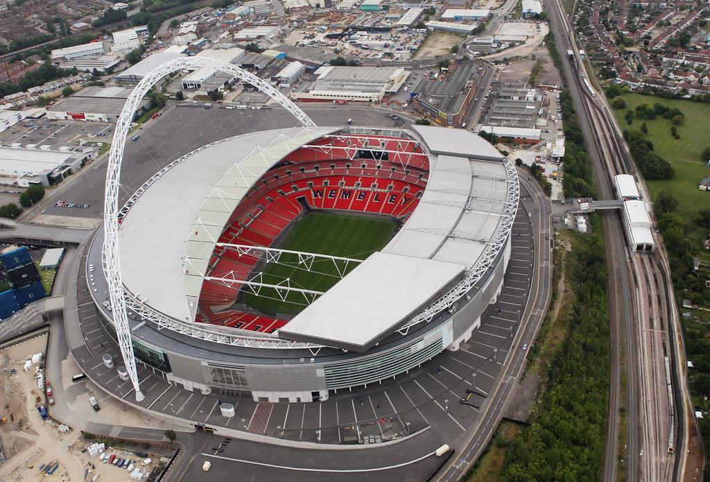 โรงแรมคานารี ริเวอร์ไซด์ พลาซ่า ลอนดอน ภายนอก รูปภาพ UEFA