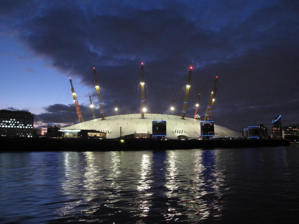 โรงแรมคานารี ริเวอร์ไซด์ พลาซ่า ลอนดอน ภายนอก รูปภาพ The O2, London