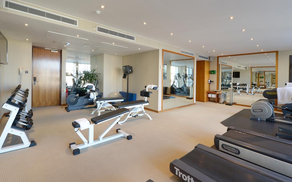 โรงแรมคานารี ริเวอร์ไซด์ พลาซ่า ลอนดอน ภายนอก รูปภาพ The gym at the 100 Queen's Gate