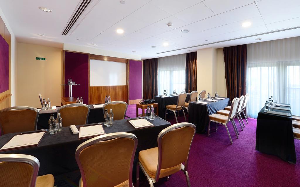 โรงแรมคานารี ริเวอร์ไซด์ พลาซ่า ลอนดอน ภายนอก รูปภาพ Meeting room